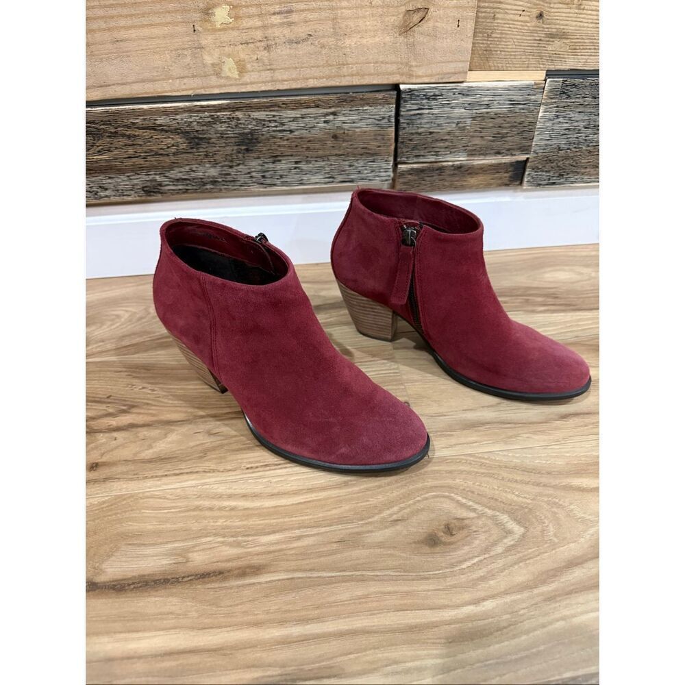 Ecco suede leather bootie size 38 (7.5)